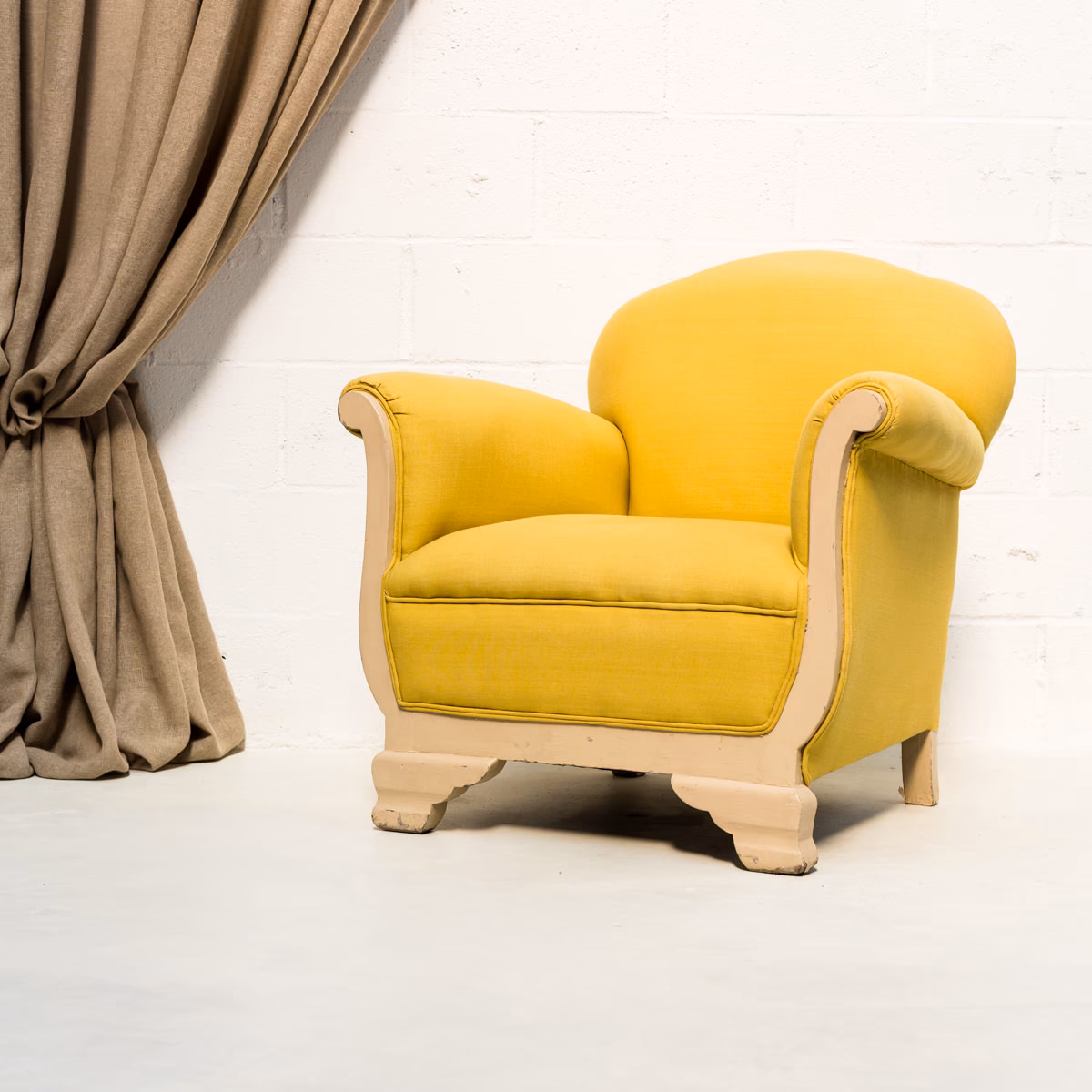 ¿Cómo se le llama al alquiler de sillas y mesas?