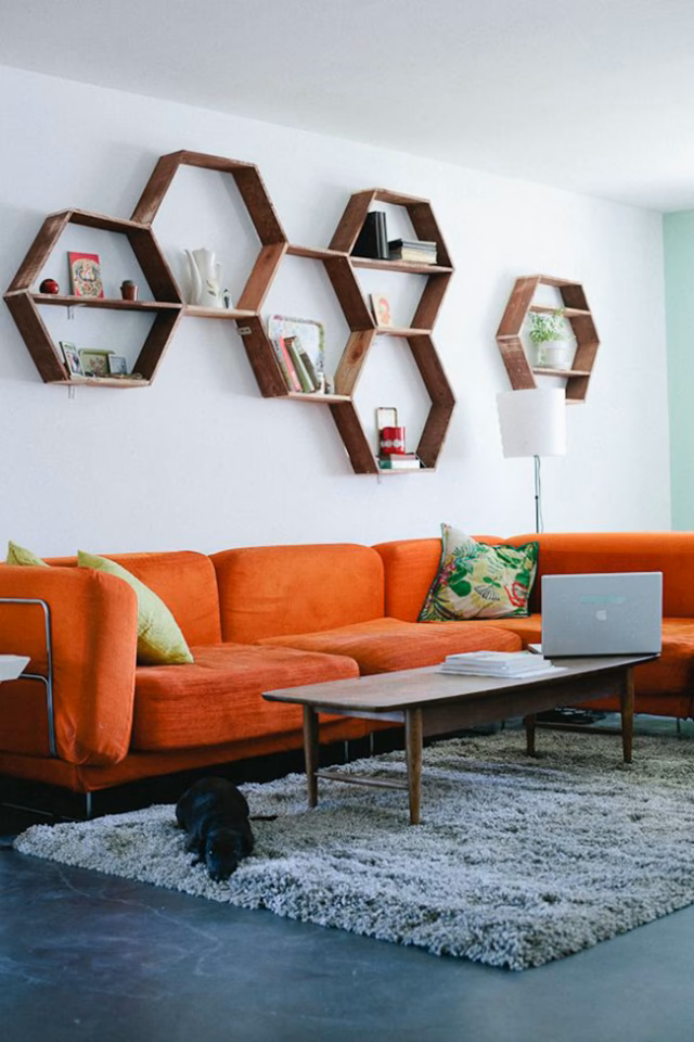 Should walls be lighter or darker than couch?
