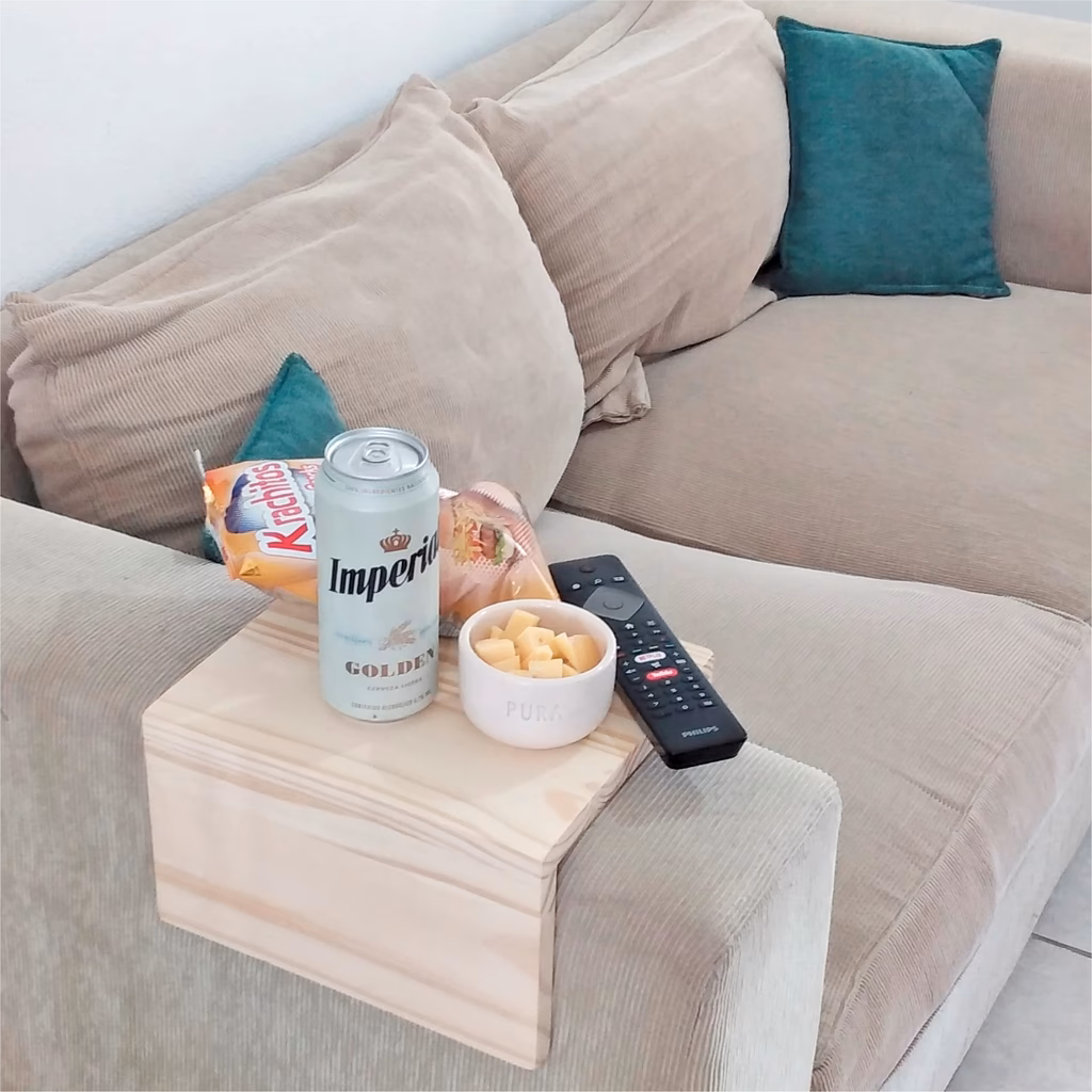 ¿Cómo se llama donde se ponen los brazos en el sillón?