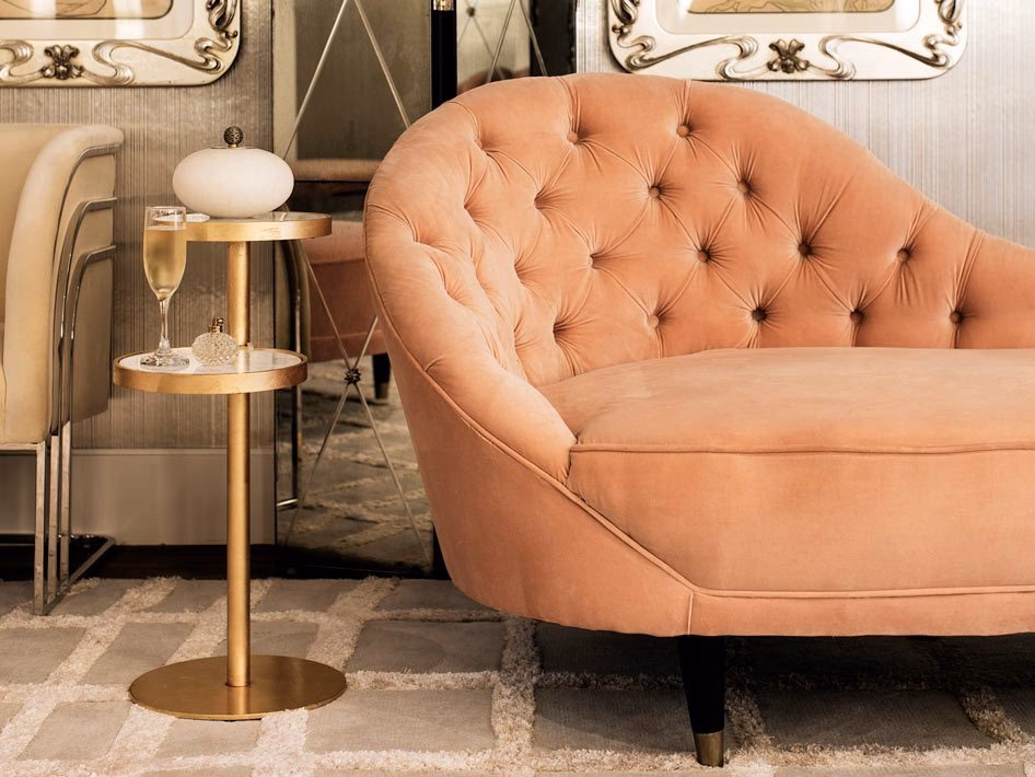 What are the characteristics of Art Nouveau furniture?