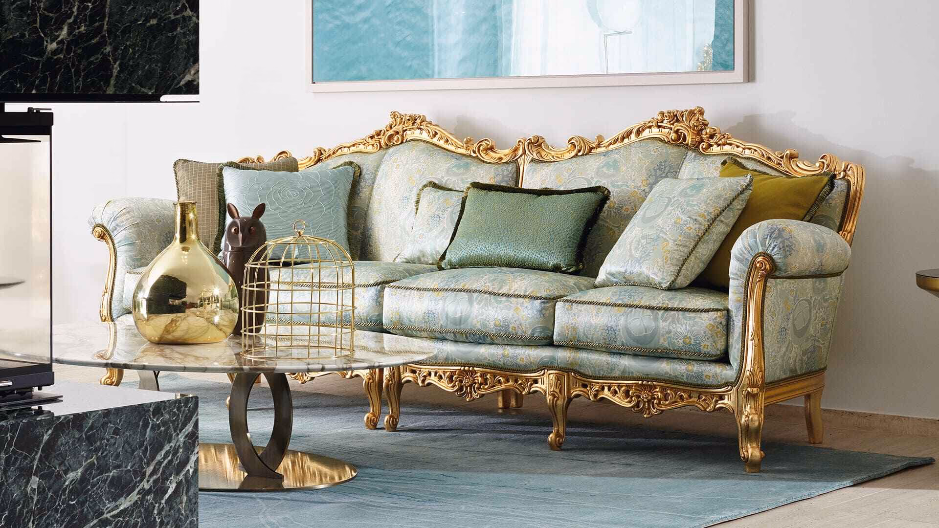 What are the characteristics of a Baroque chair?