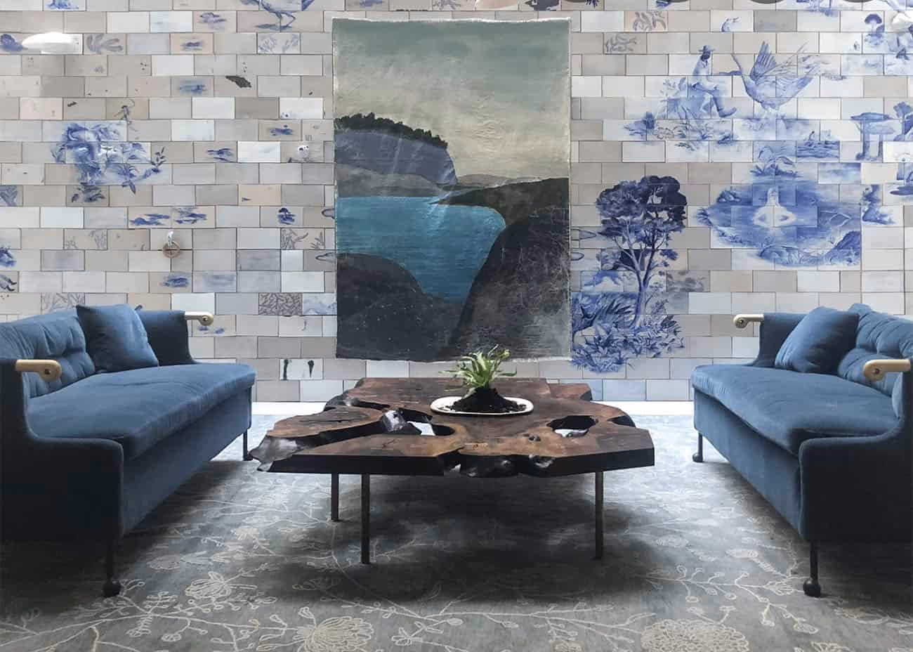 What is a RHF sofa?