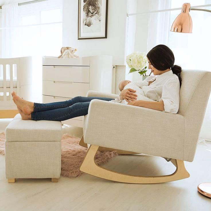 What type of chair is best for breastfeeding?