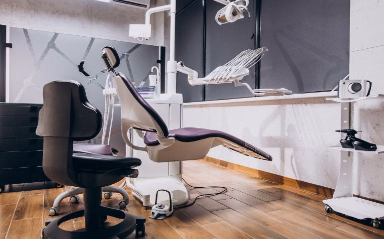 ¿Para qué sirve el pedal del sillón dental?