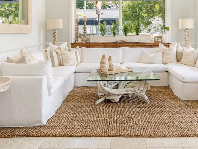 What is the difference between coastal and beachy decor?