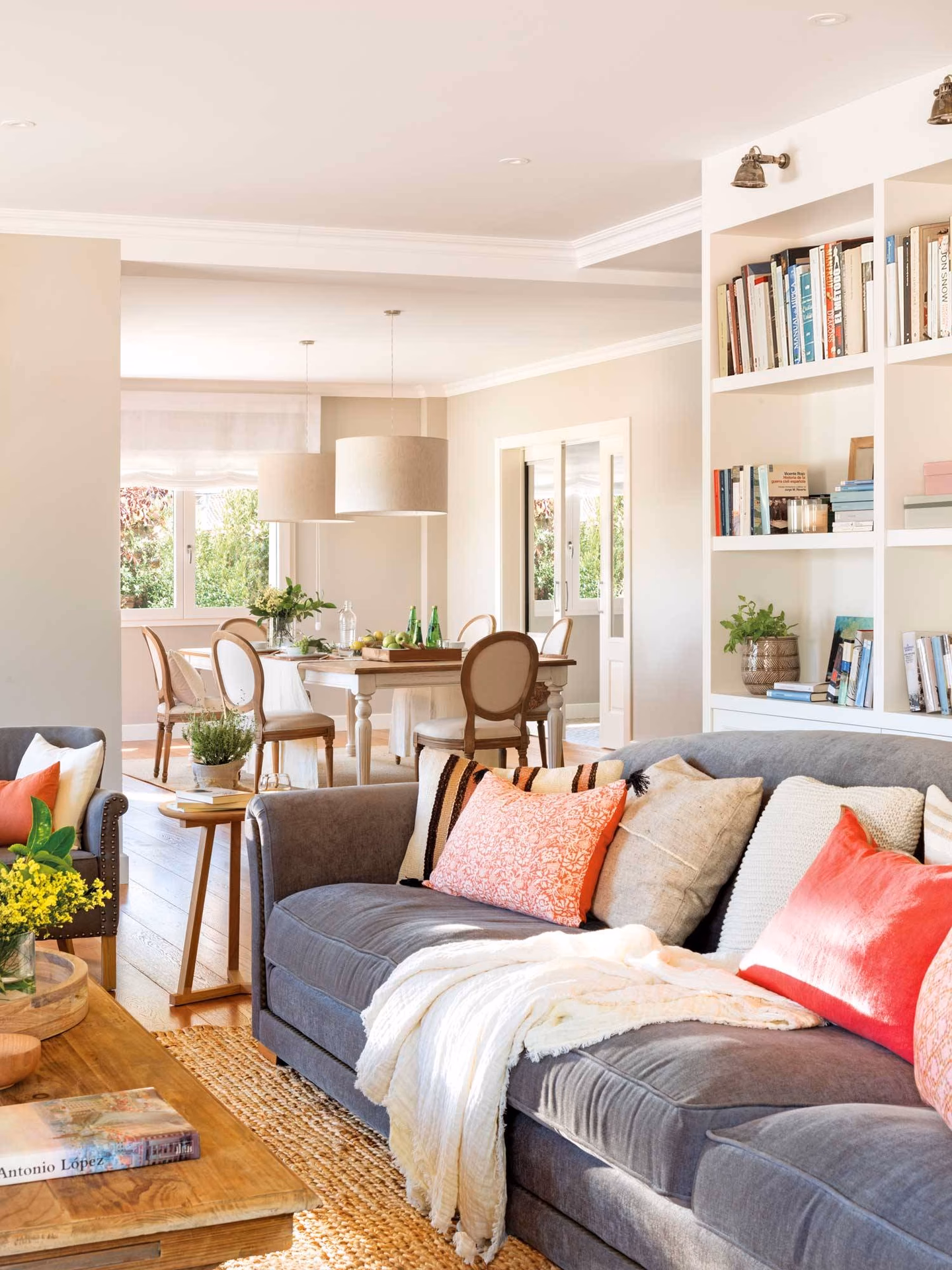 ¿Qué combina con un sofá color topo?