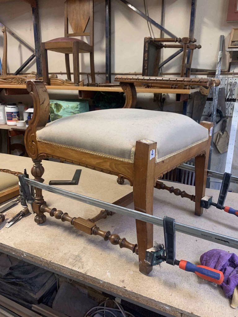 ¿Qué es mejor para pegar sillas de madera?