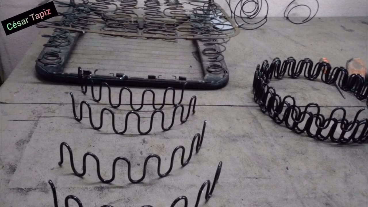 ¿Cómo detener el chirrido de los resortes del sofá?