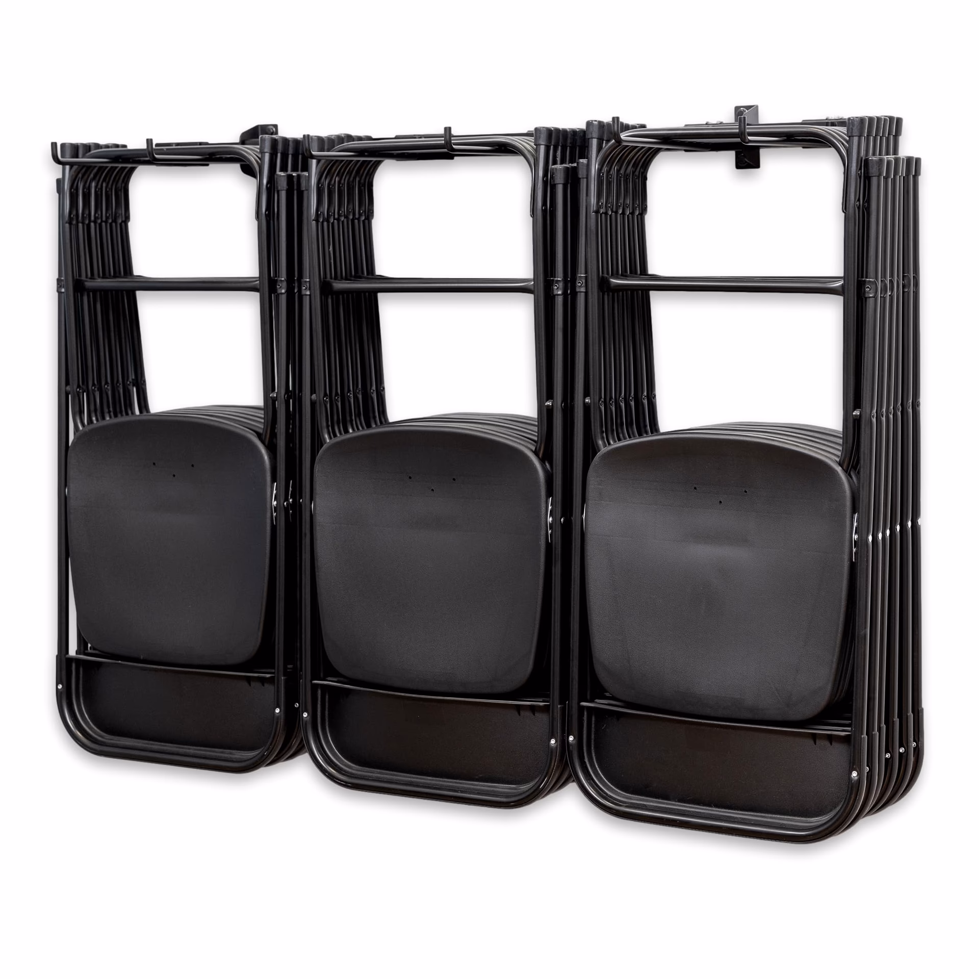 ¿Cuál es el espacio entre filas para las sillas plegables?