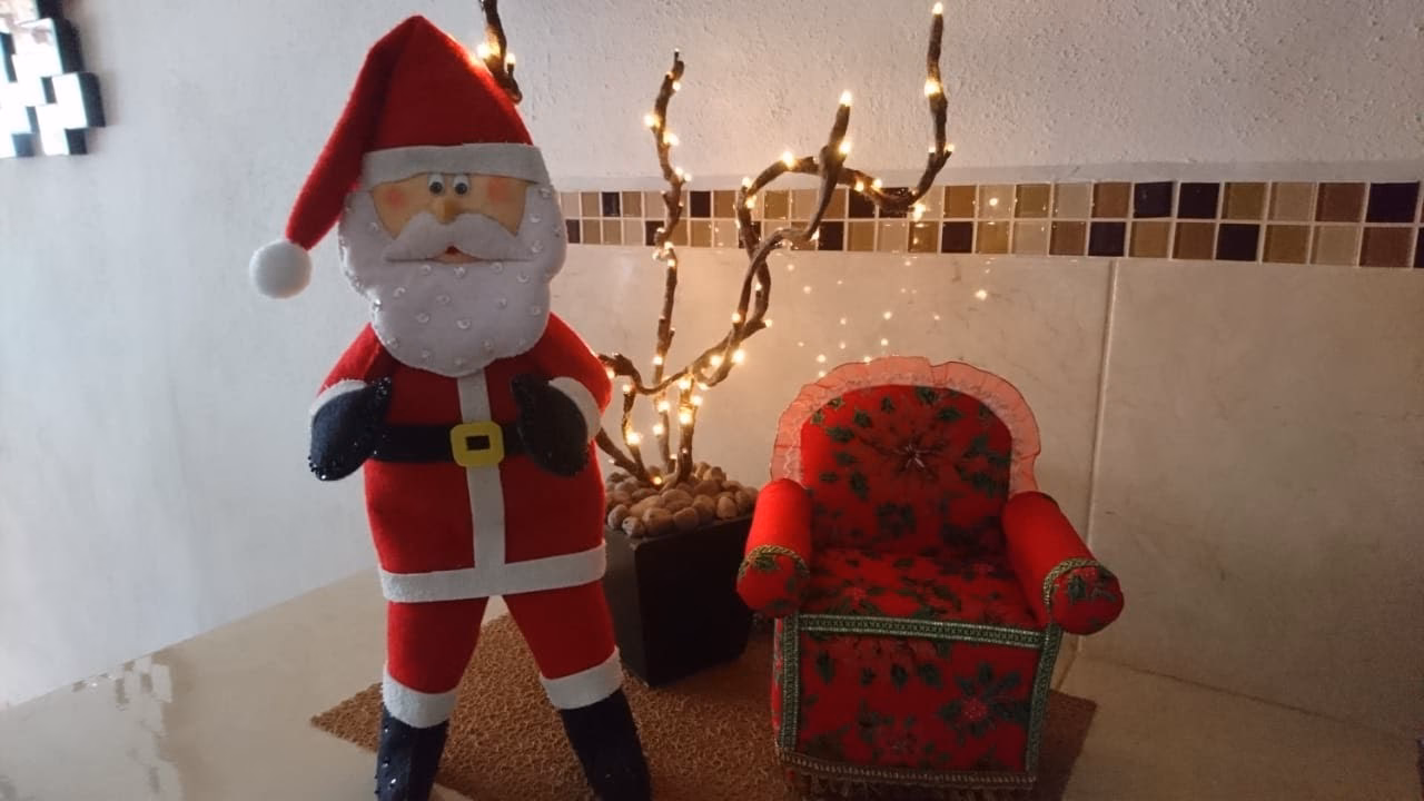 ¿Qué se le pone a Papá Noel en el árbol?