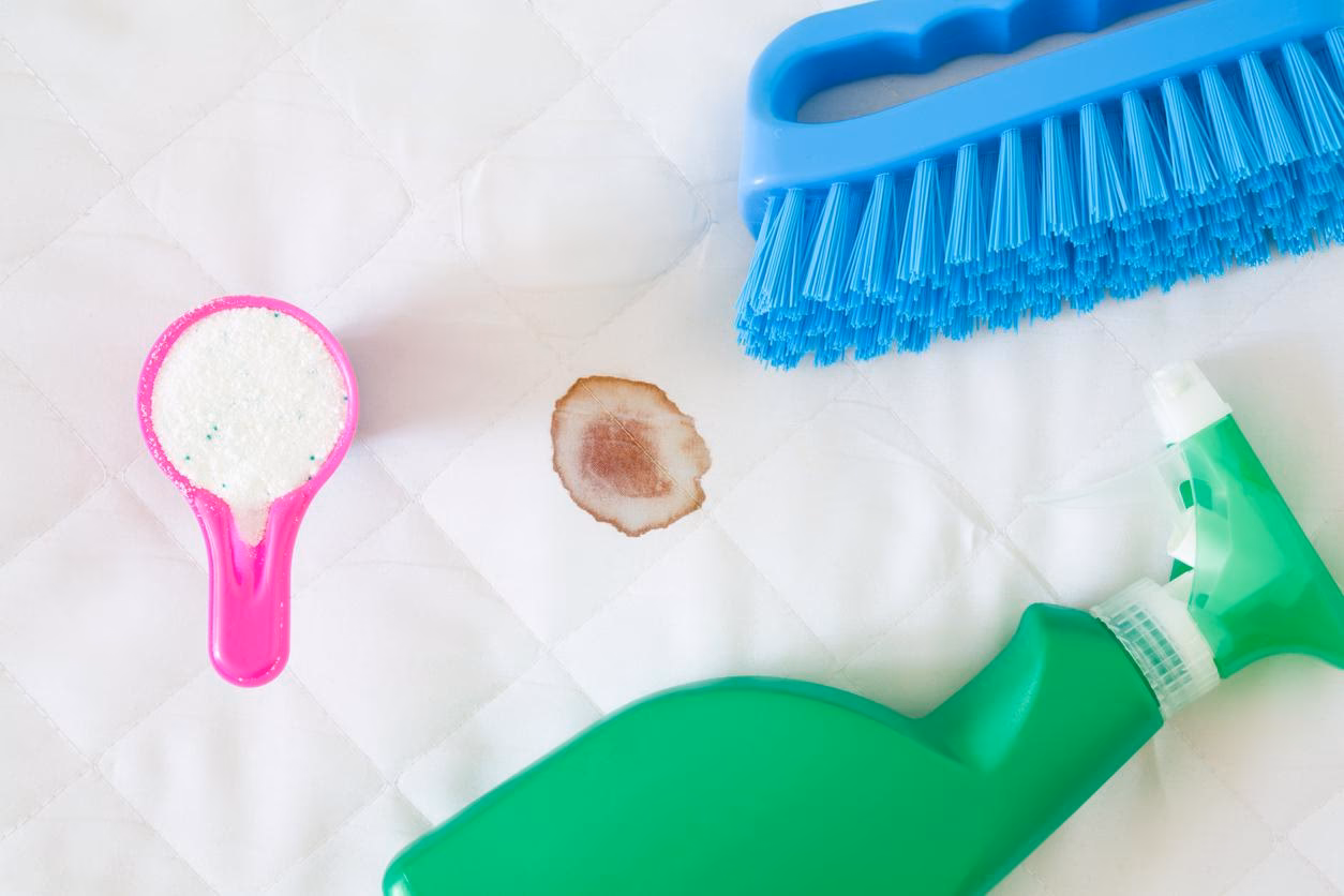 ¿Cómo eliminar las manchas de esperma?