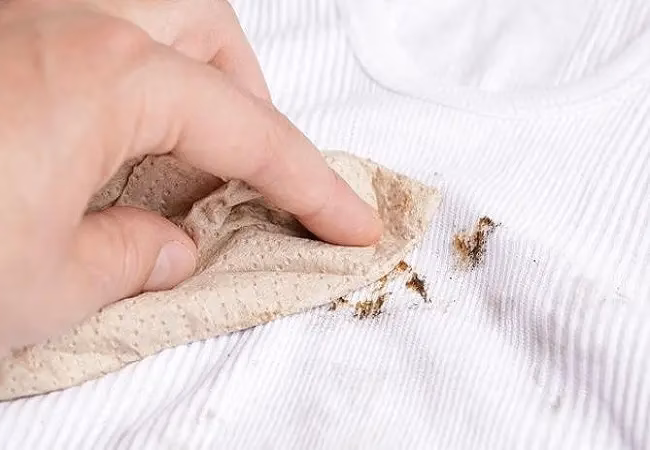 Como tirar mancha de graxa já seca?