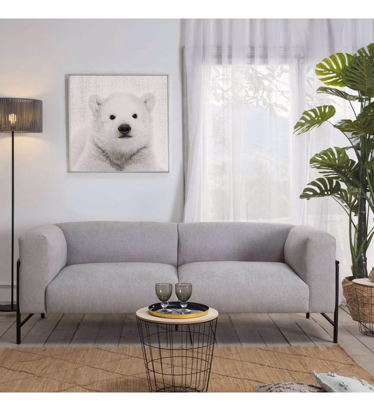 ¿Está bien poner un sofá delante de un ventanal?