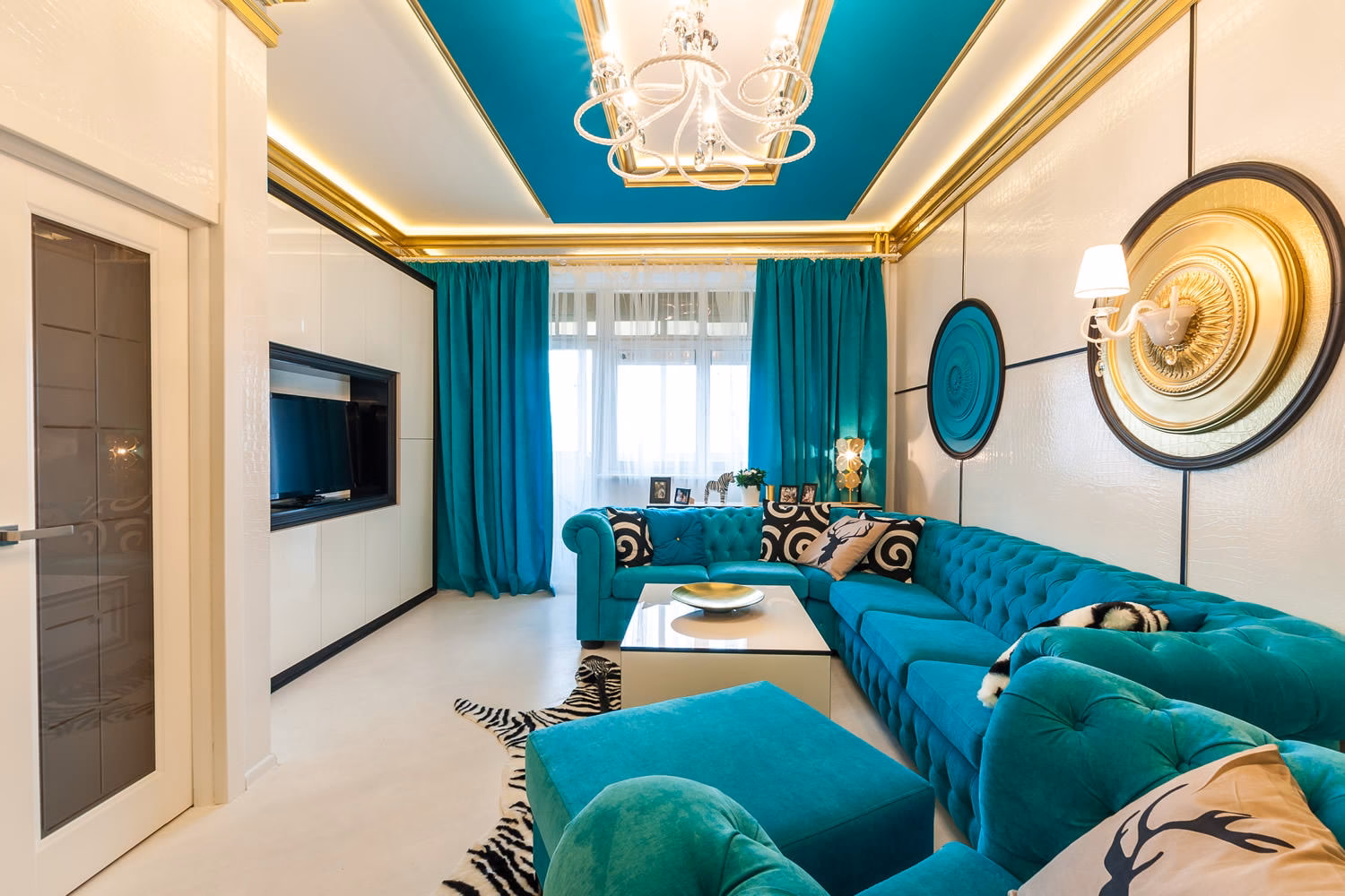 ¿Qué color de cortina combina con el color turquesa?