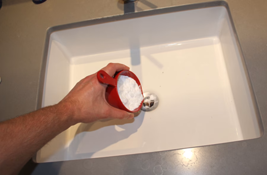 ¿Cuánto tarda en hacer efecto la soda cáustica para destapar cañerías?