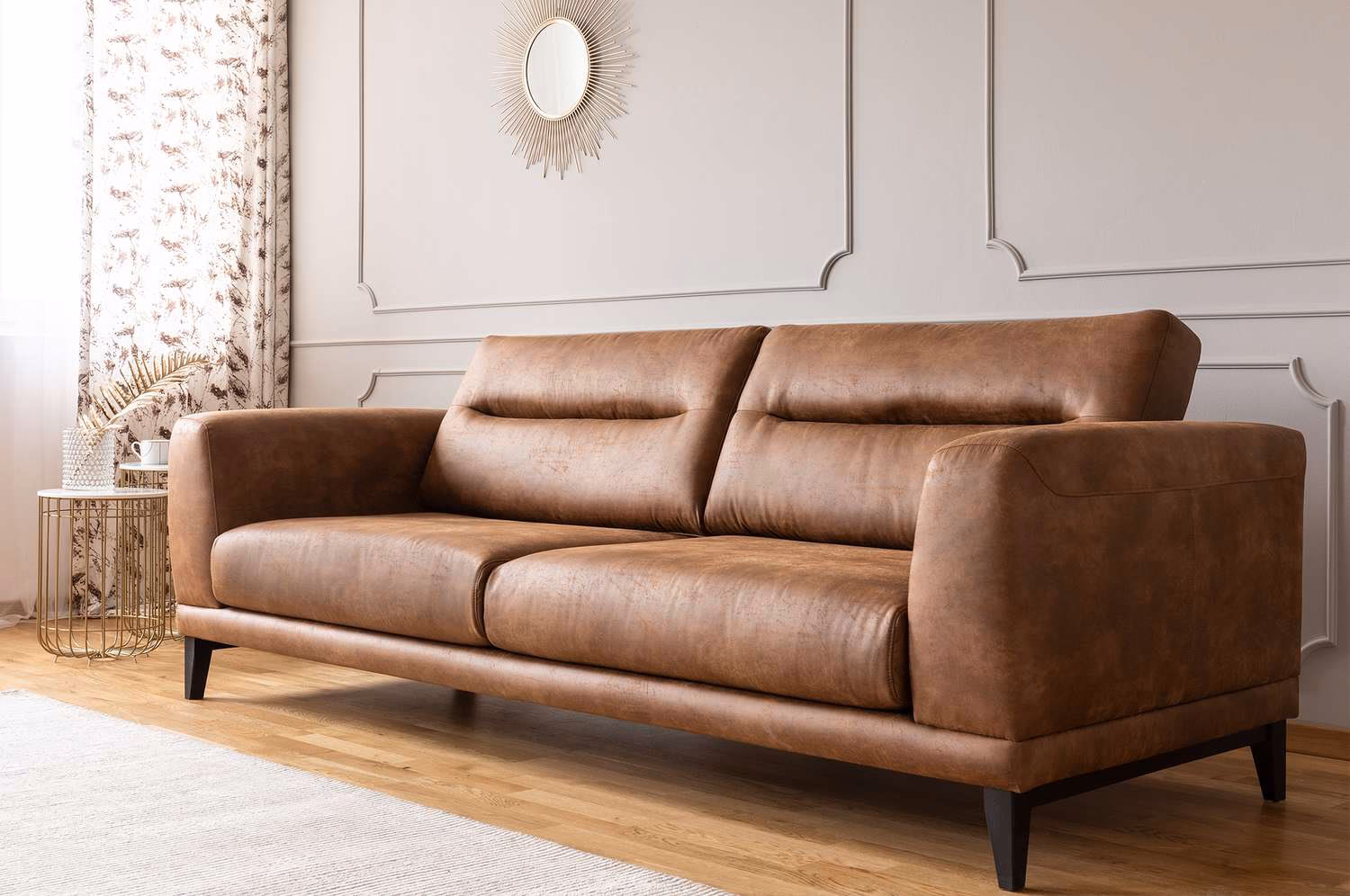 How to hydrate a leather sofa?