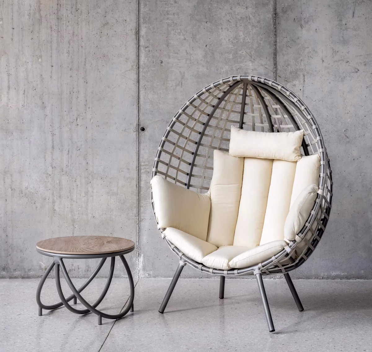 ¿Qué estilo de diseño tiene la silla huevo?