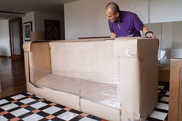 ¿Cómo se llama el material para envolver muebles?