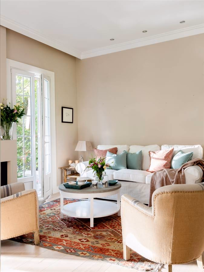 ¿Cuál es el mejor color para un sofá según el Feng Shui?