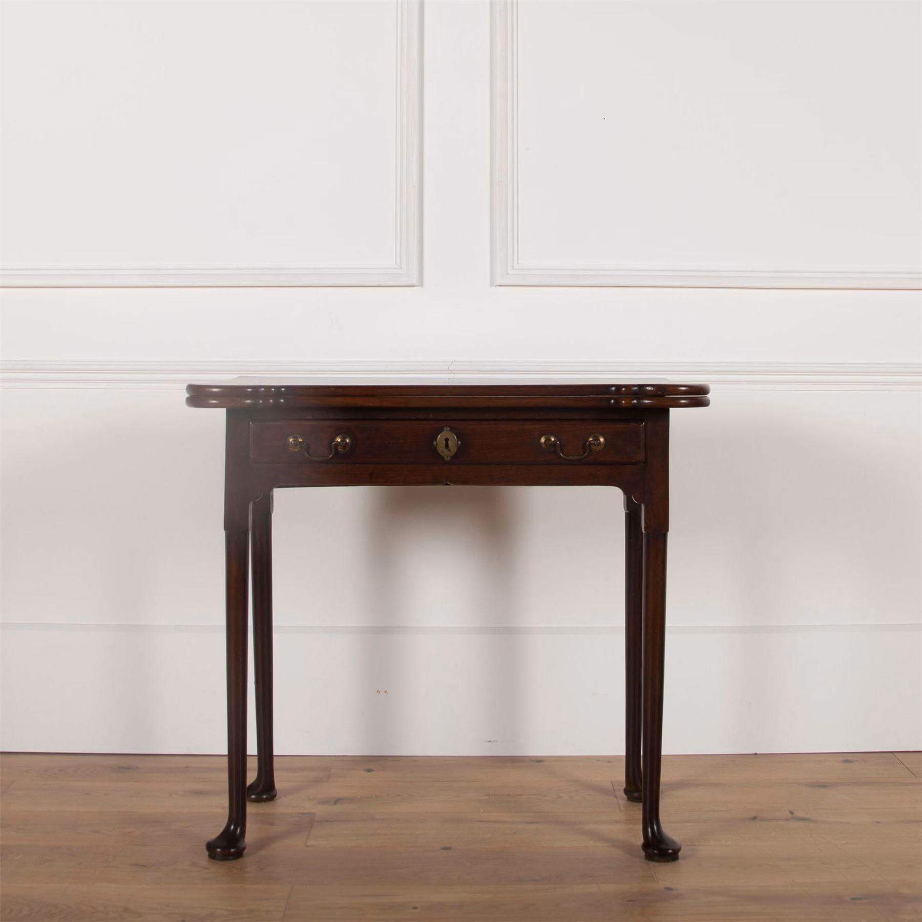 How do I identify a Georgian table?