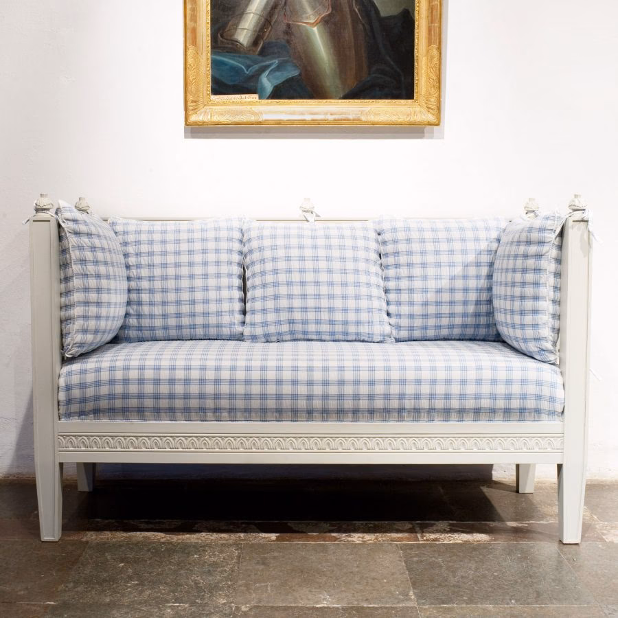 What is a Gustavian cabinet?