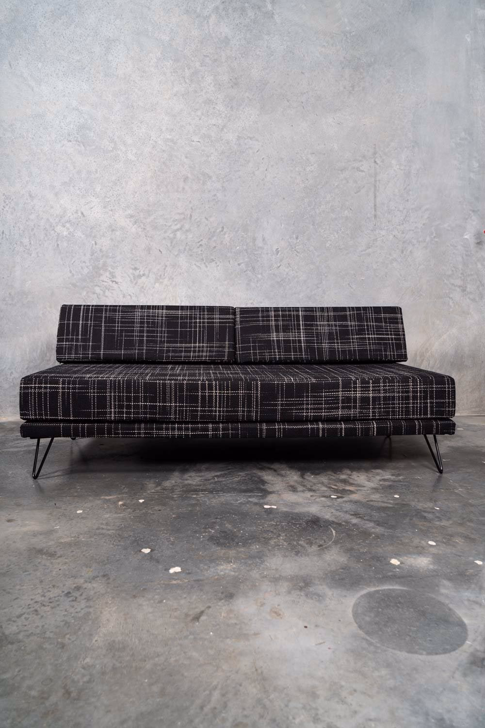 Are hairpin table legs sturdy?