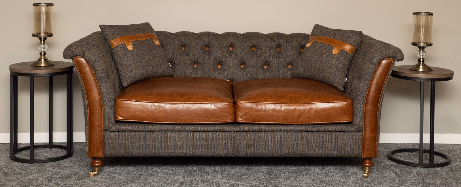 Do tweed and leather go together?