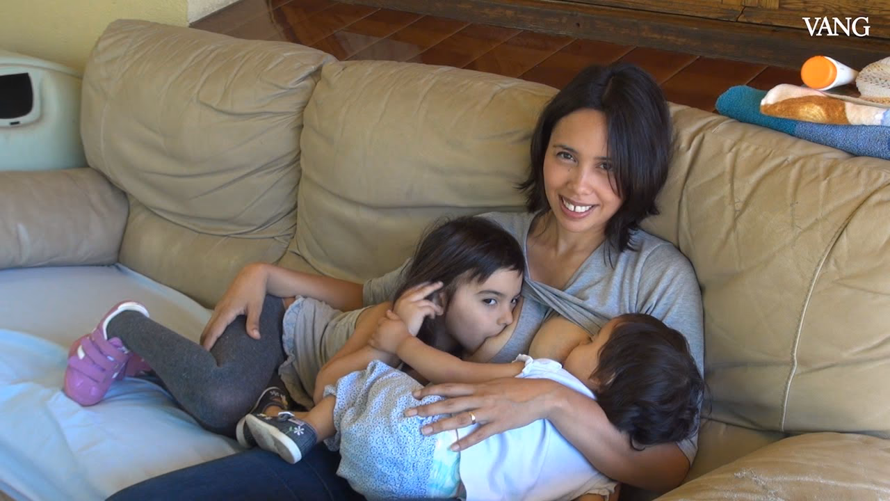 ¿Por qué a mi hijo le gusta tocar mis pechos?