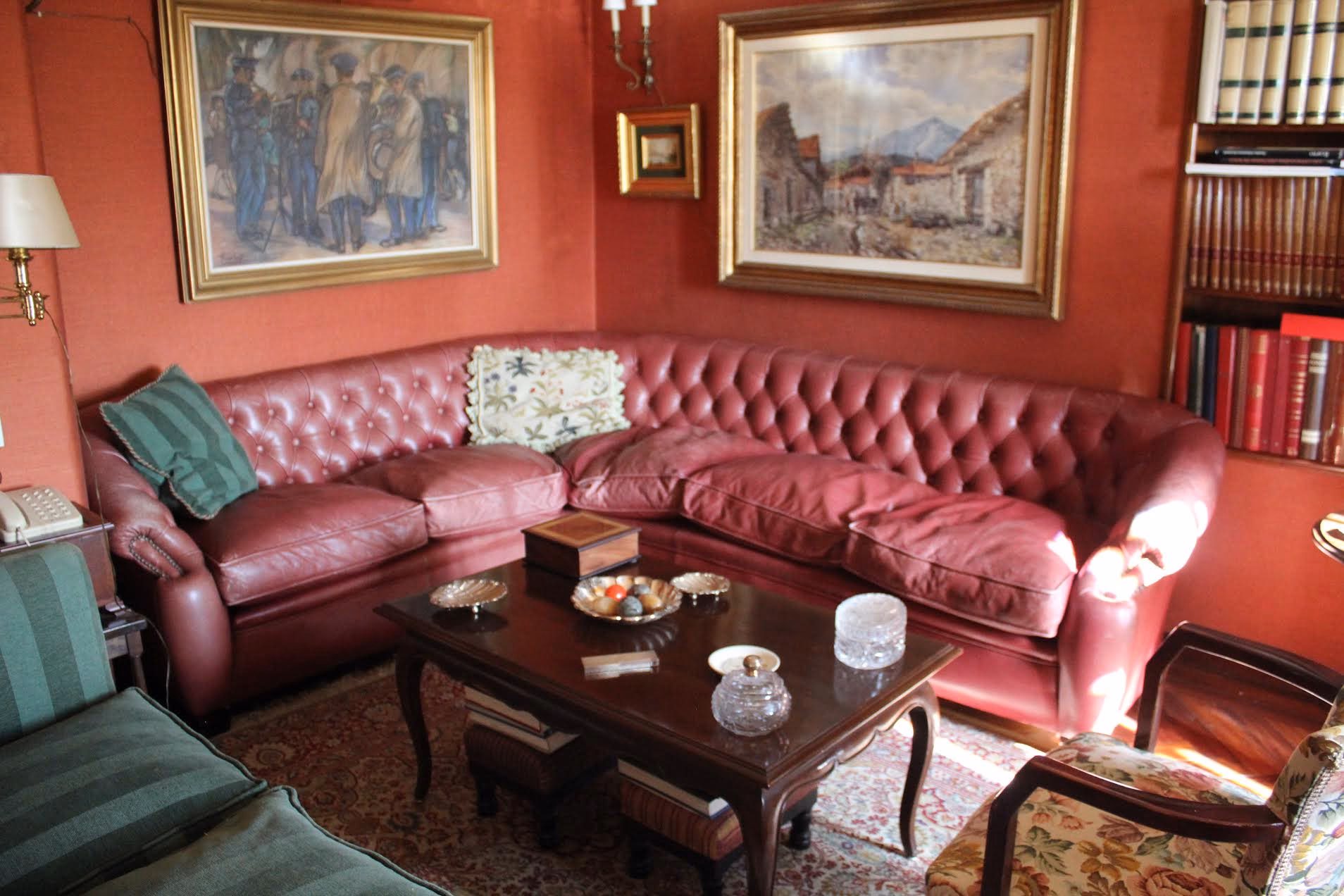 ¿Por qué un sofá se llama Chesterfield?