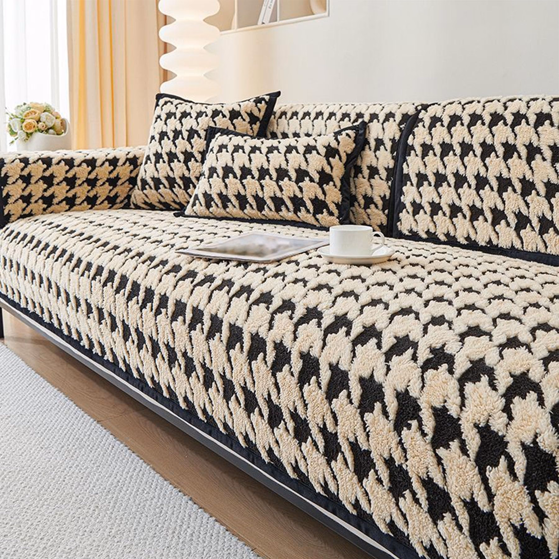 What brand has the houndstooth pattern?