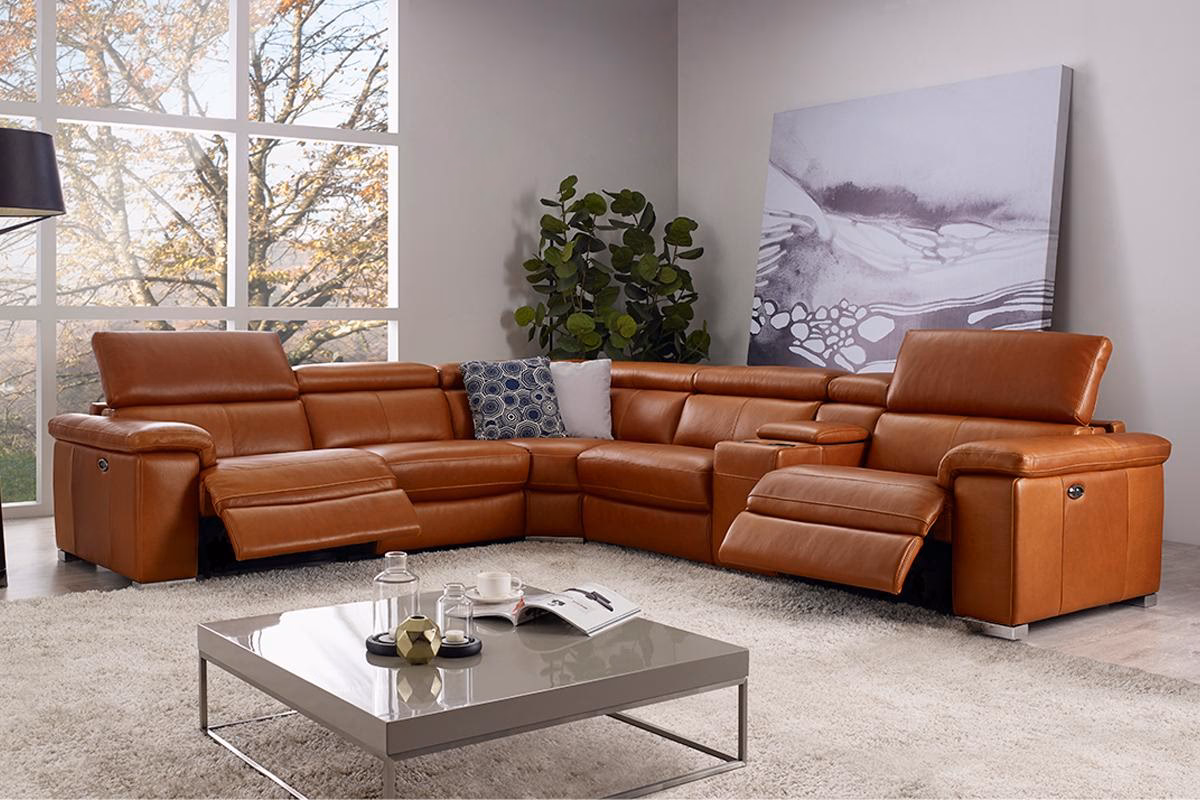 Who makes HTL furniture?