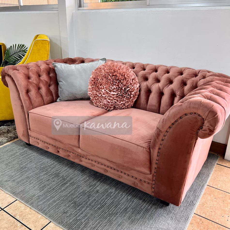 ¿Qué es un sofá capitoné?