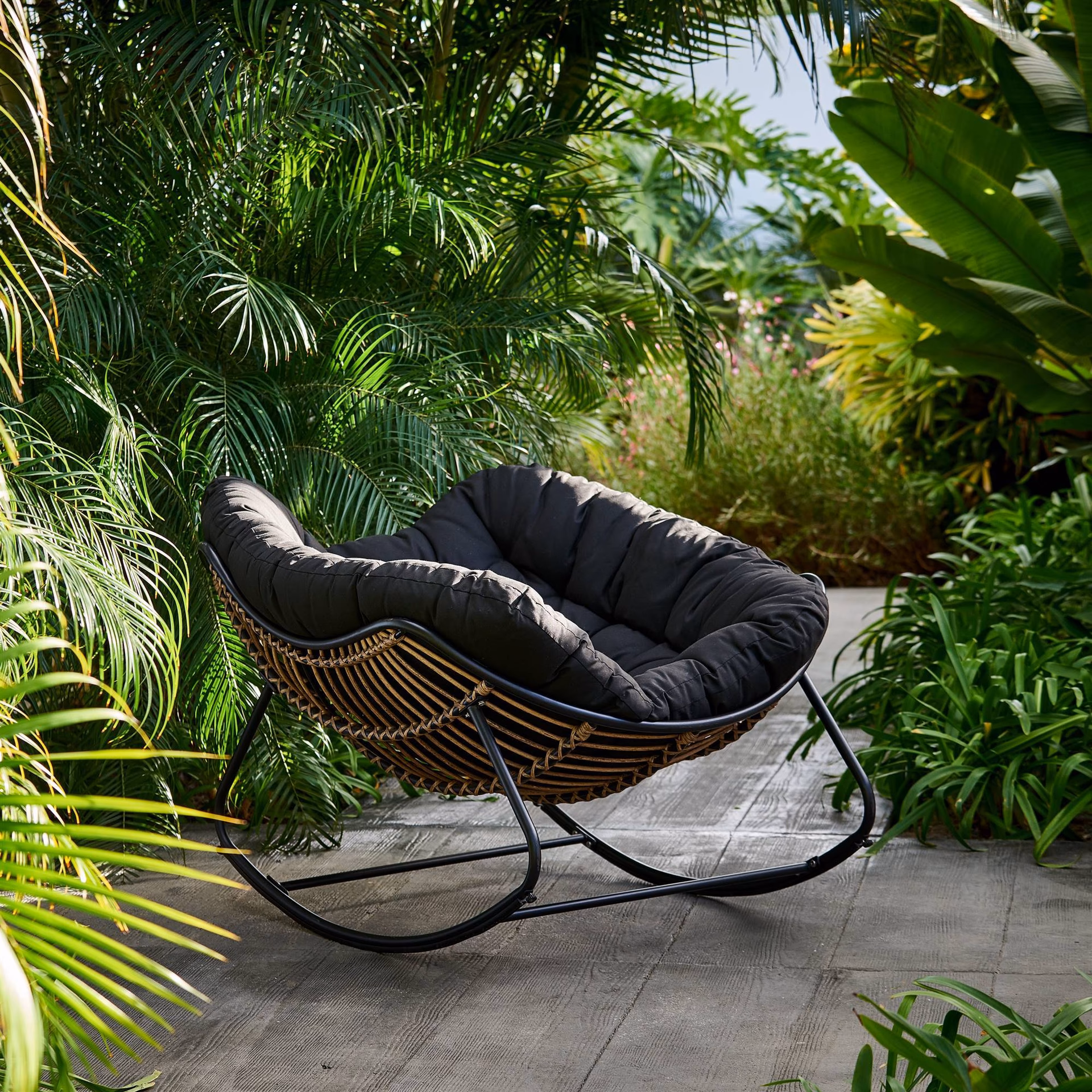 ¿Cuál es otro nombre para los muebles de jardín?