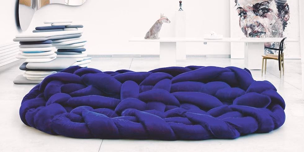 What kind of couch does Kendall Jenner have?