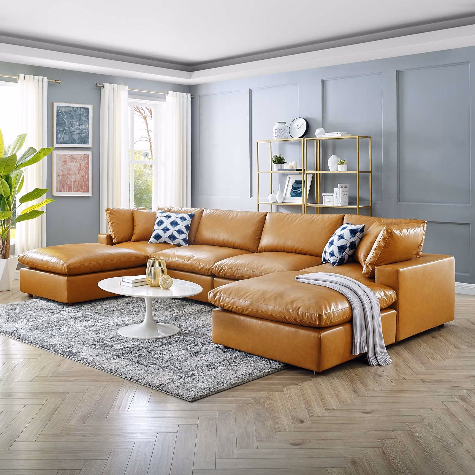 What kind of rug goes with a tan leather sofa?