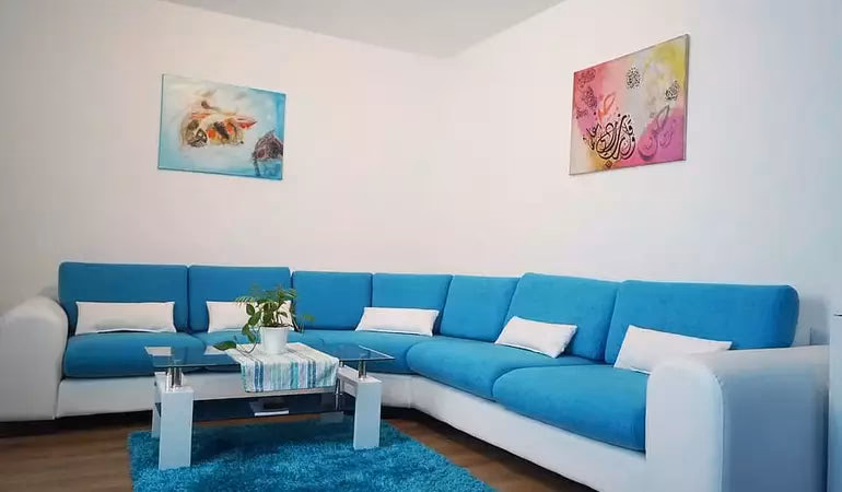 Warna sofa apa yang cocok jika dipadukan?