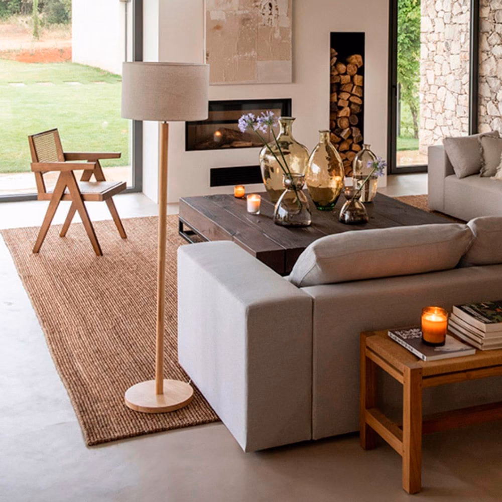 ¿Es seguro dejar una lámpara de pie encendida toda la noche?