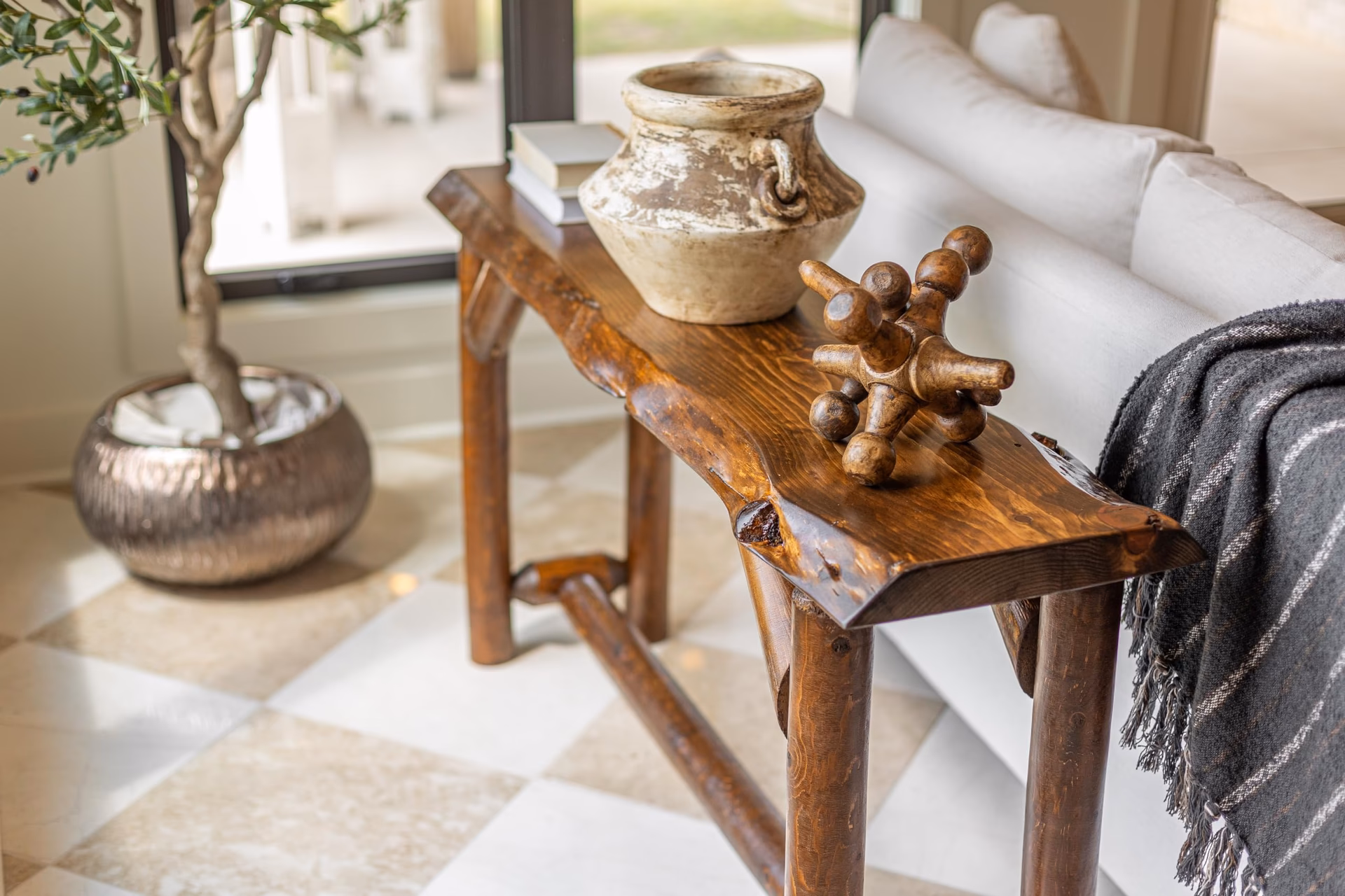 ¿Son caros los muebles de madera de pino?