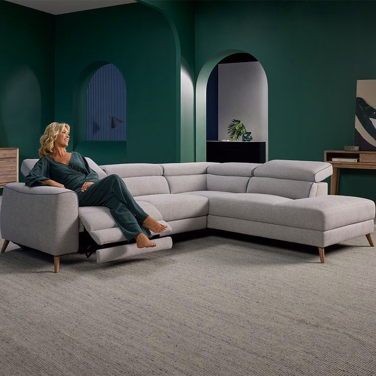 Where are Nick Scali couches made?