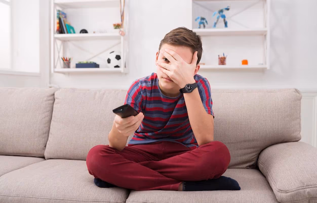 ¿Cómo puedo ayudar a un niño que tiene miedo a dormir?