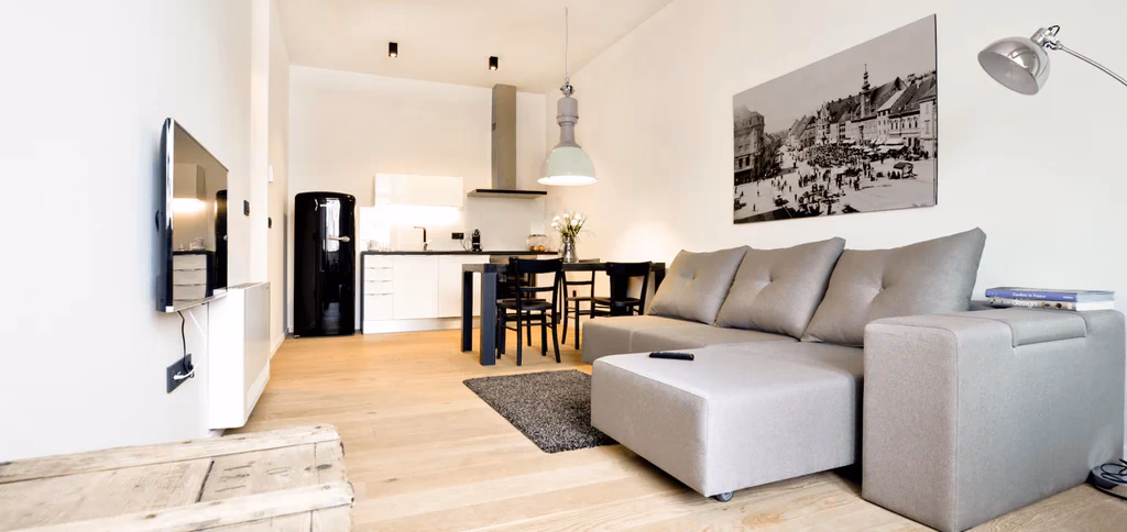 ¿Qué color le combina al piso de madera?