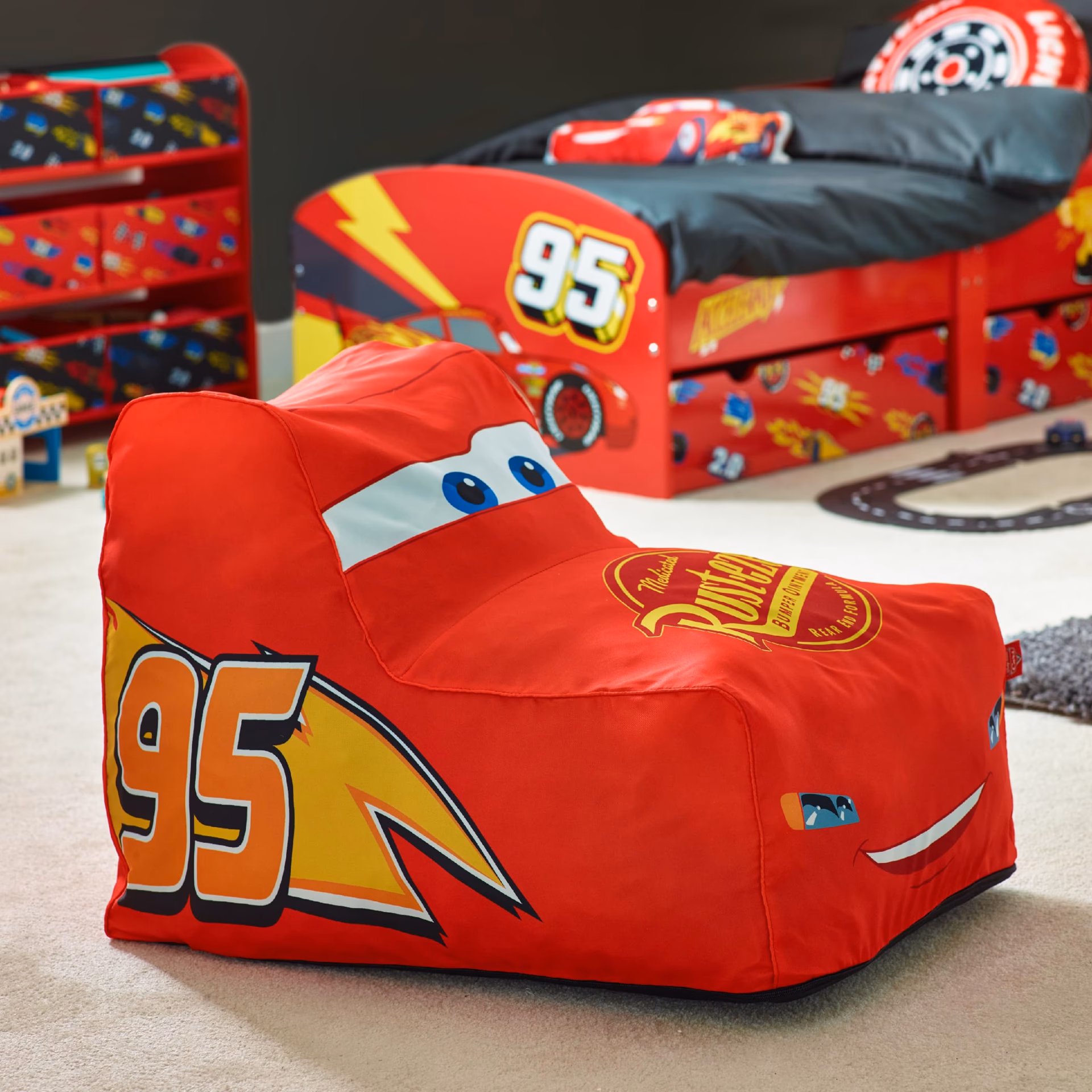 ¿Porque Sally le dice letritas al Rayo McQueen?