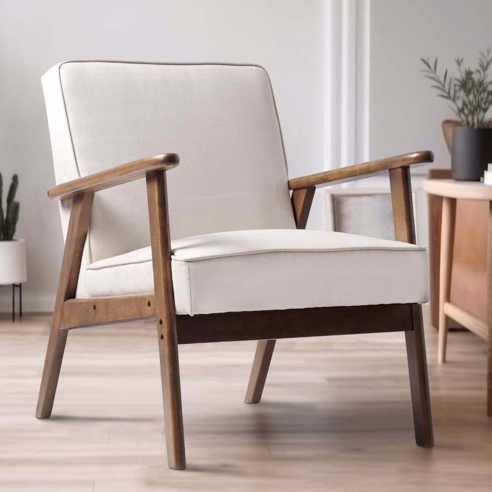 ¿Cómo puedo hacer que mi silla de lectura sea más cómoda?