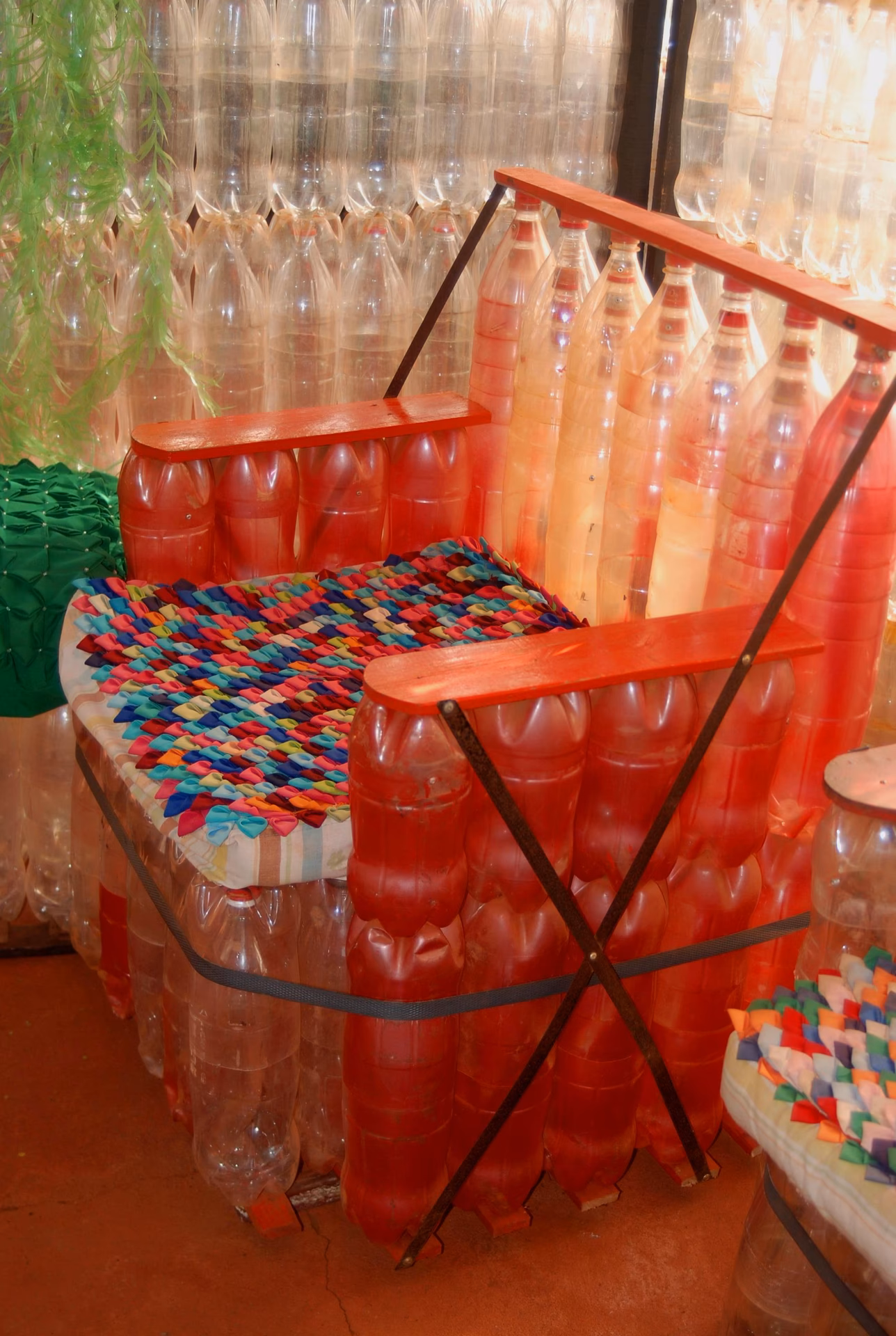 ¿Por qué no es bueno rellenar botellas de plástico?