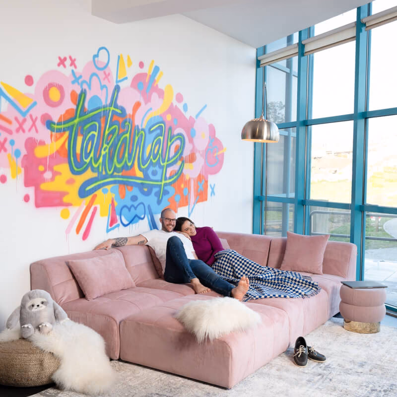 ¿Cuánto mide un sofá de 3 plazas en pulgadas?