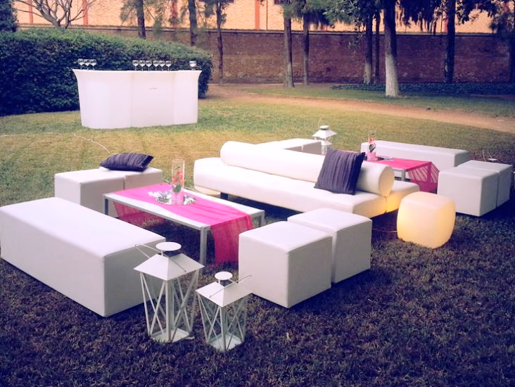 ¿Cómo se llaman las sillas para fiestas?