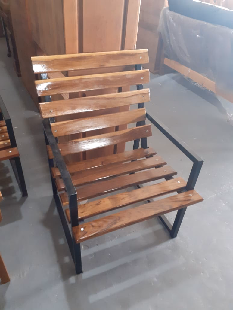 ¿Cómo se llaman los muebles de hierro?