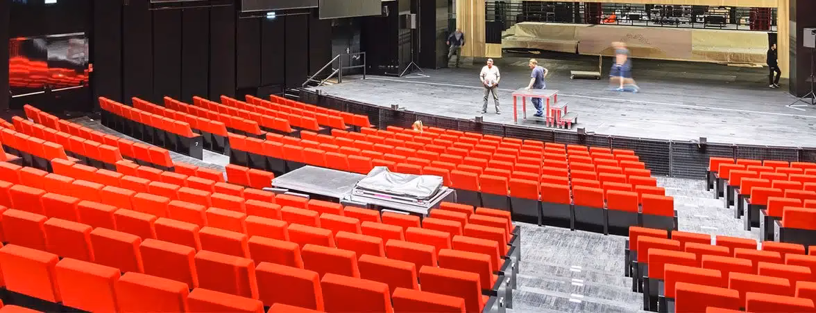 ¿Cómo se les llama a los asientos de un teatro?