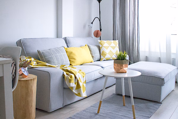 ¿El amarillo y el gris combinan?