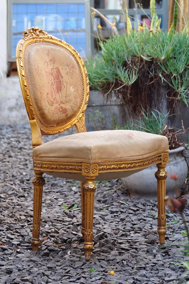 ¿Cuál es la historia de la silla medallón de Luis XVI?